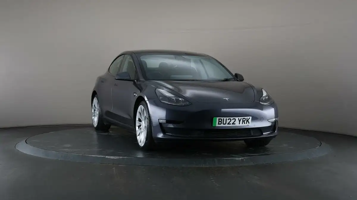 2022-tesla-model-3-e-performance-big-44
