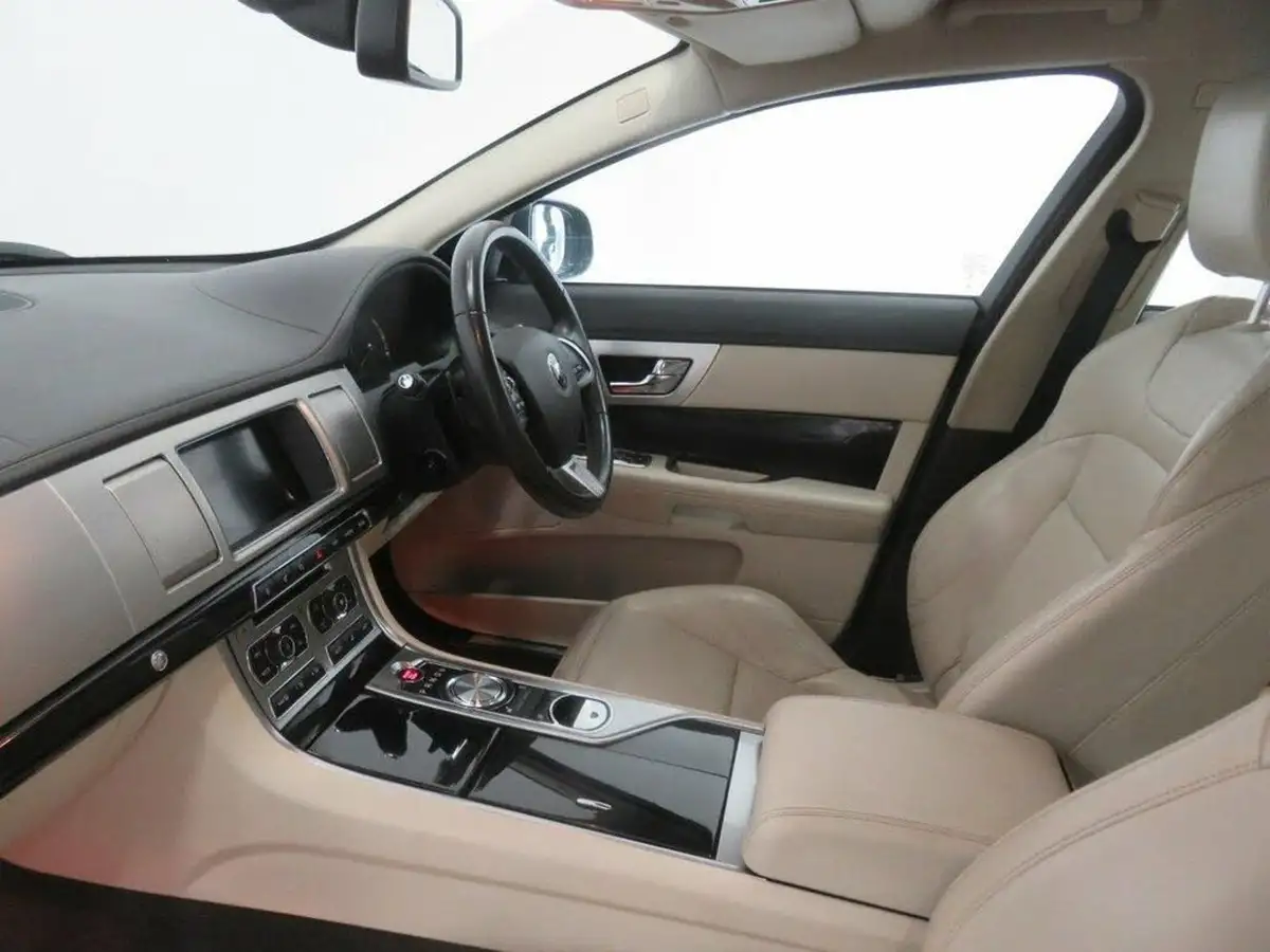 2014-jaguar-xf-30td-s-premium-luxury-saloon-4d-big-44