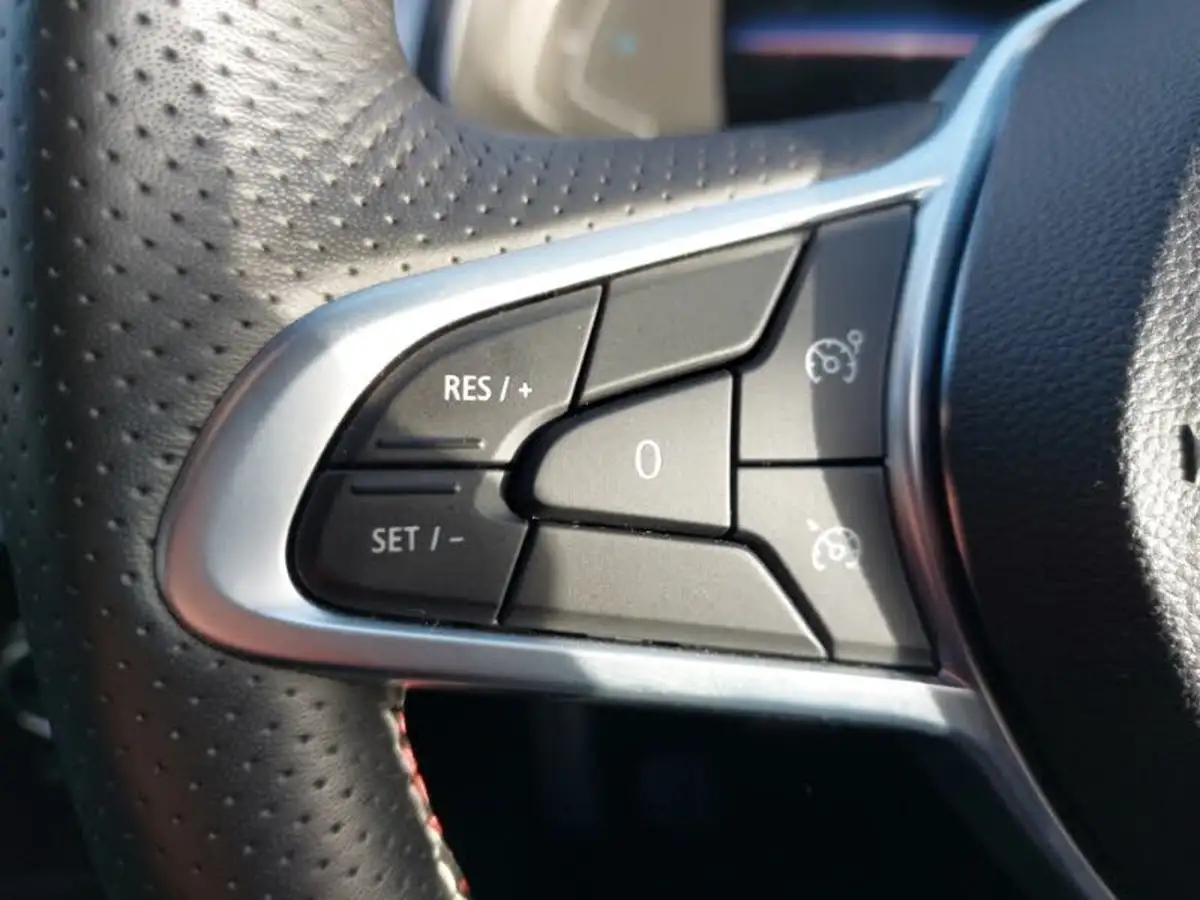 2021-renault-captur-16-rs-line-145ps-hybrid-big-11
