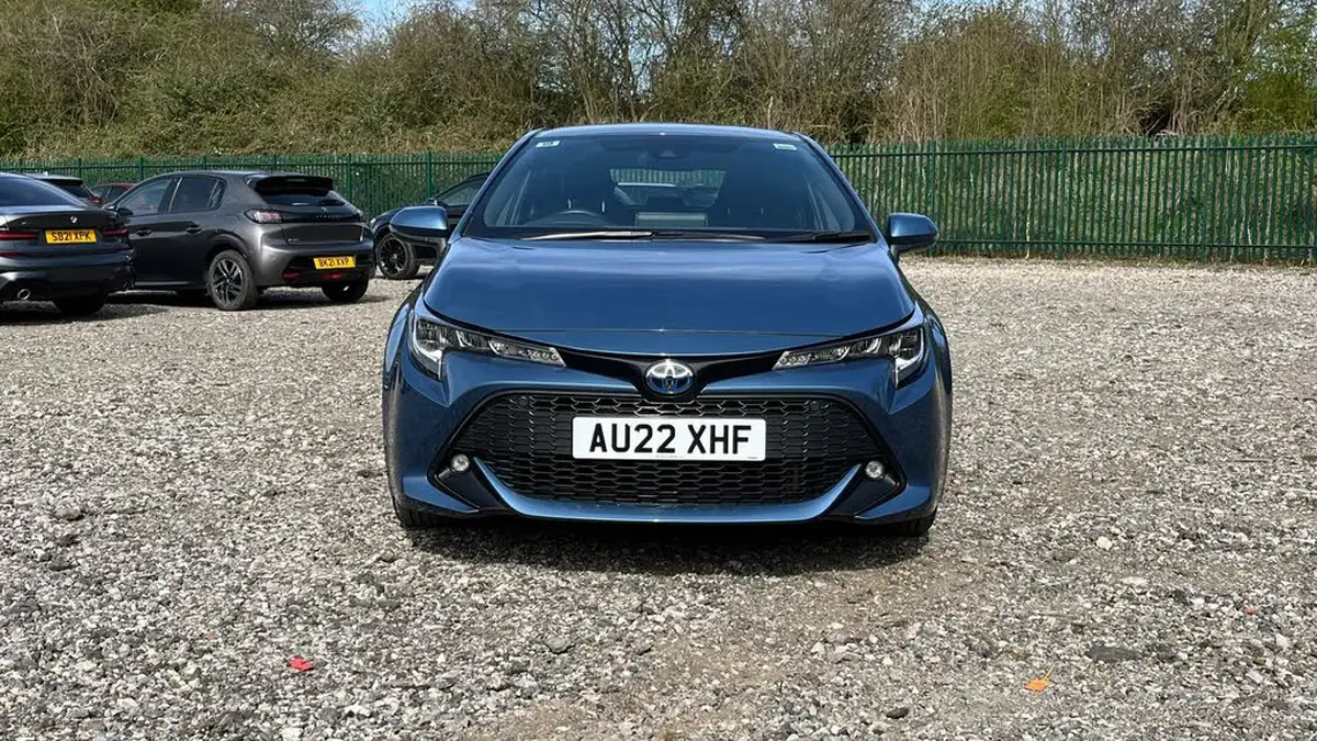 2022-toyota-corolla-18-vvt-i-icon-tech-trk-hatchback-5d-big-14