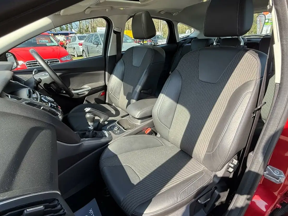 2013-ford-focus-16-titanium-x-182ps-hatchback-big-42