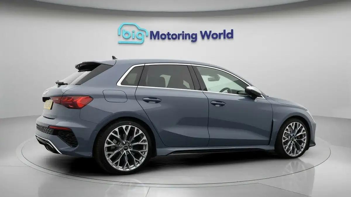 2022-audi-rs3-25-tfsi-sportback-5d-big-33