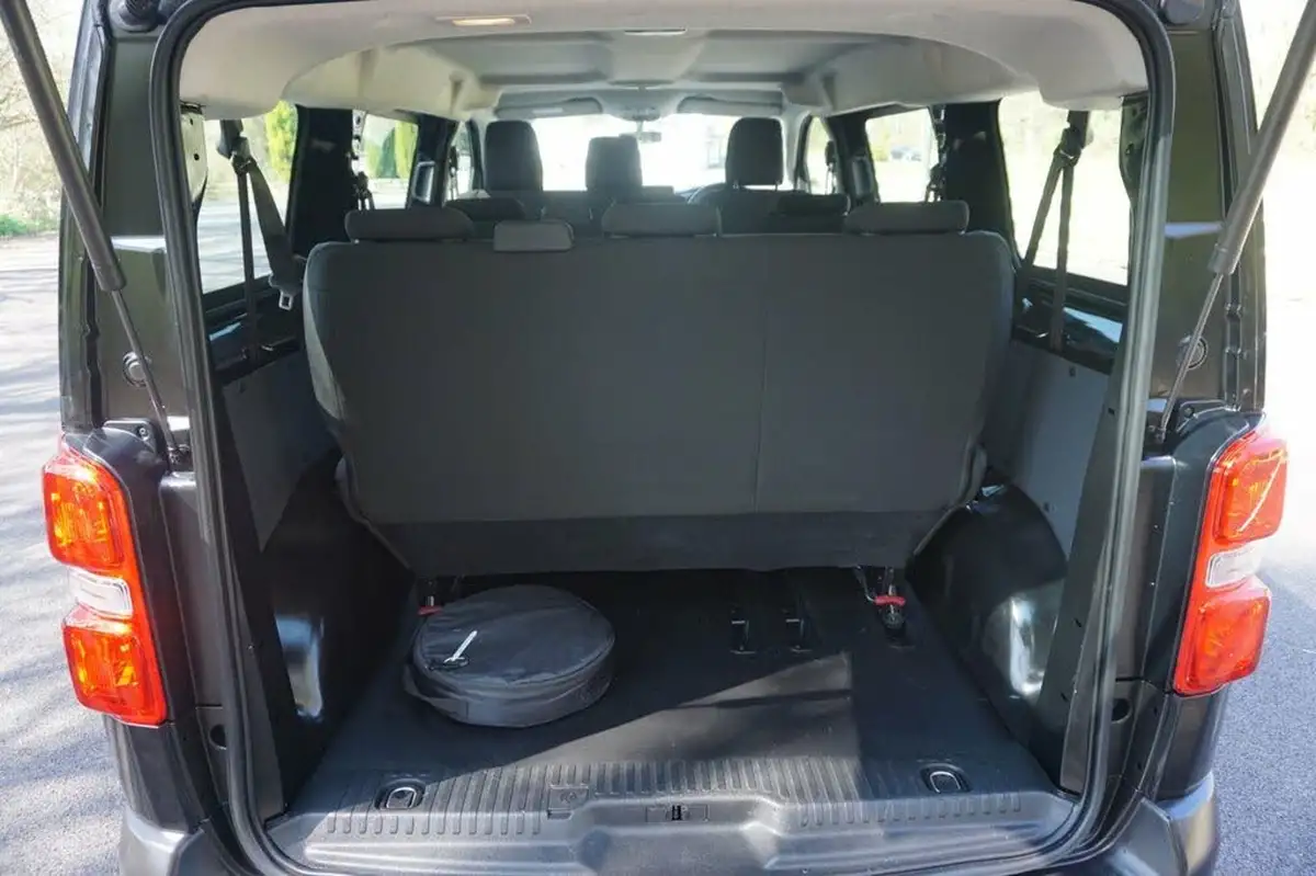 2023-citroen-spacetourer-e-business-edition-m-big-17