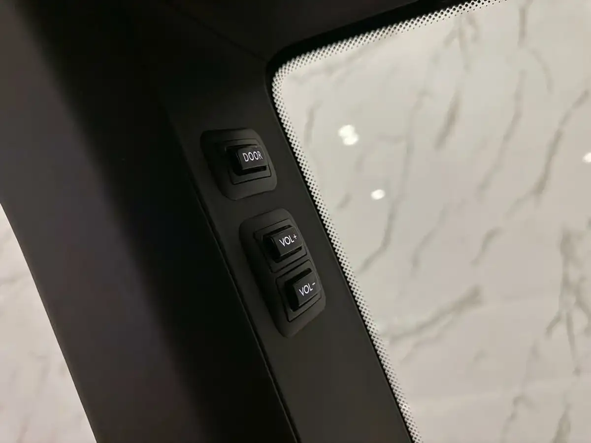 2023-rolls-royce-cullinan-675-big-40