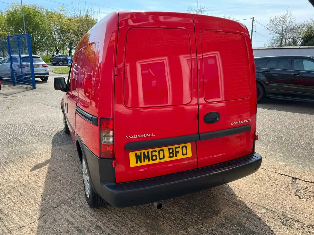 2011-vauxhall-combo-13td-1700-panel-big-6
