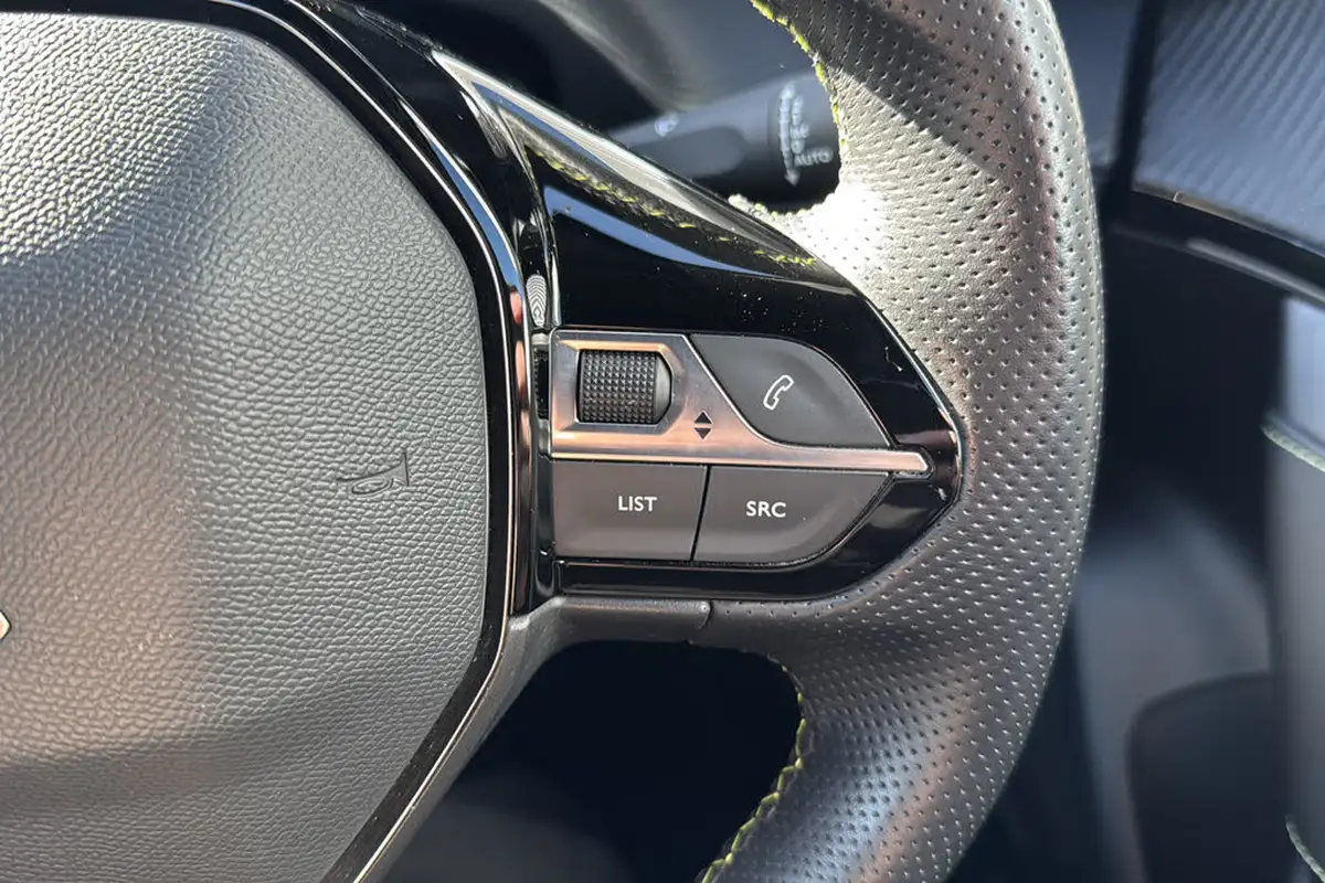 2021-peugeot-2008-suv-e-gt-big-16