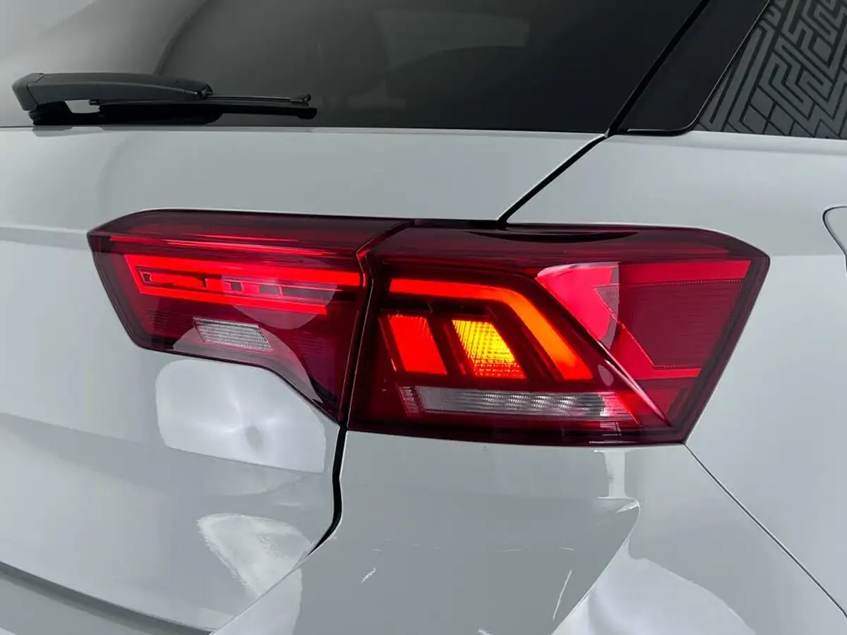 2021-volkswagen-t-roc-15-tsi-black-edition-dsg-big-7