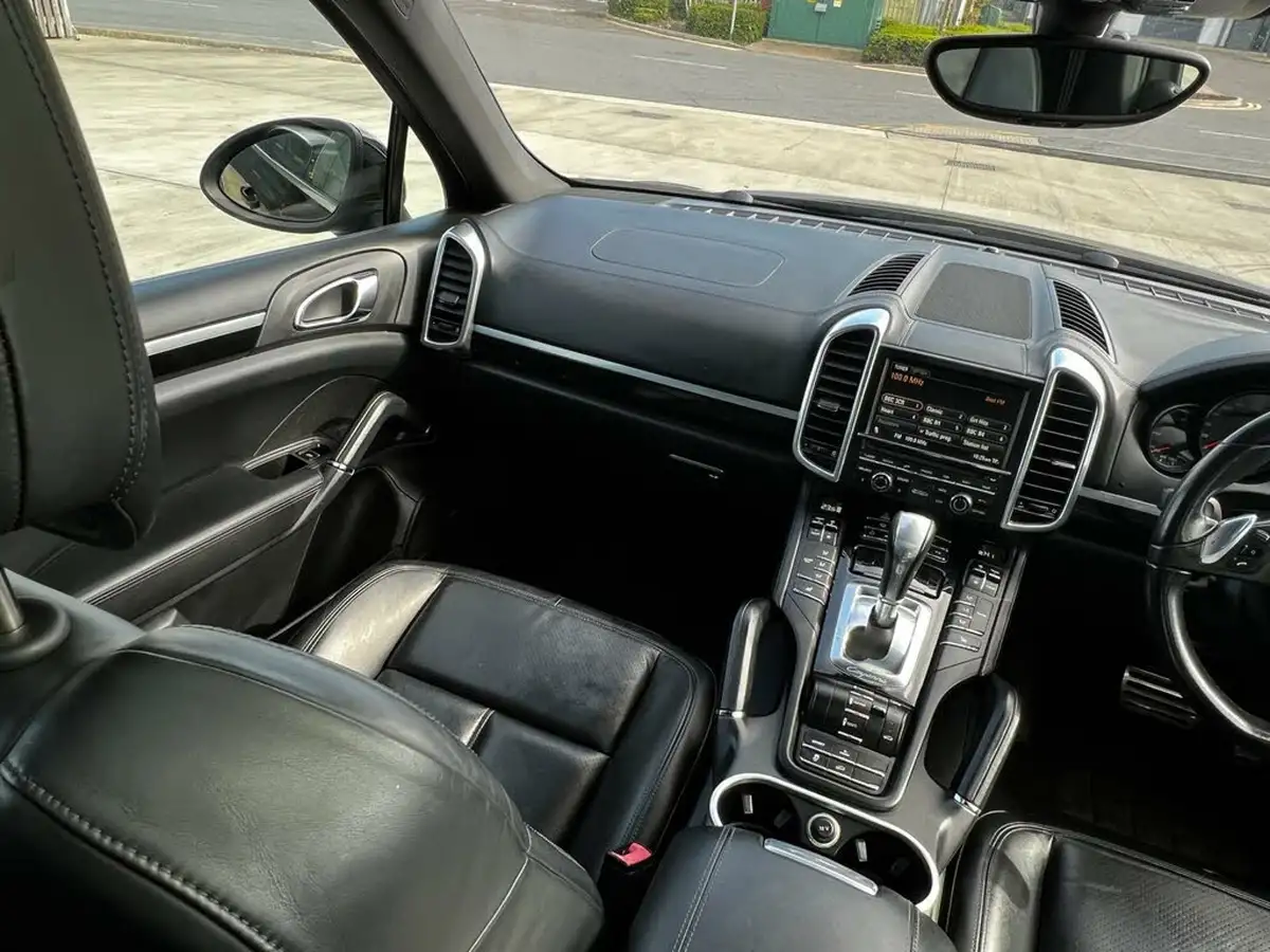2012-porsche-cayenne-30-s-big-45
