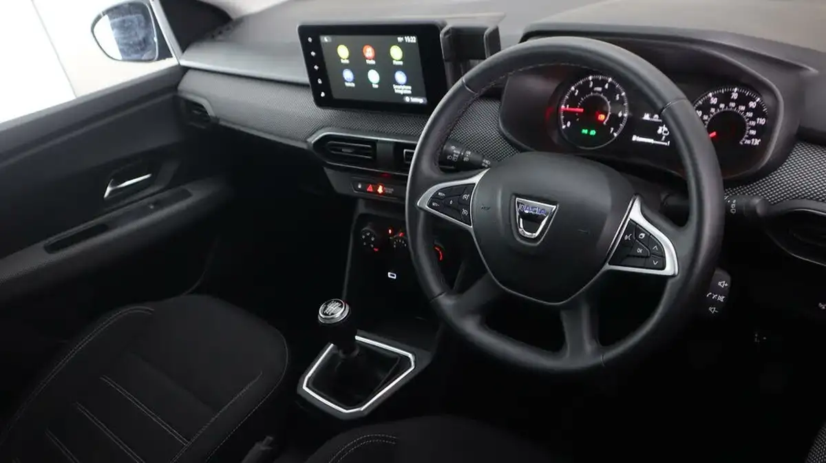 2022-dacia-sandero-10-tce-comfort-90bhp-big-9