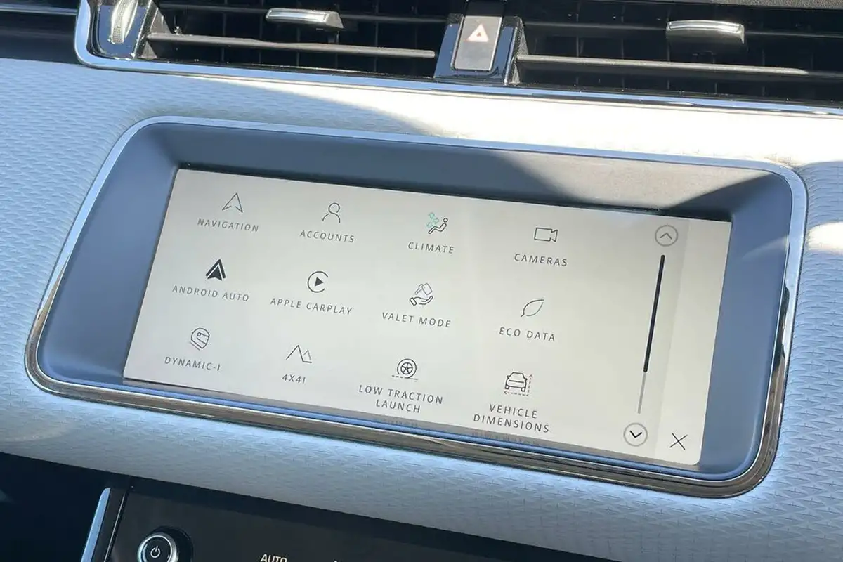 2022-land-rover-range-rover-evoque-15-p300e-r-dynamic-s-big-40