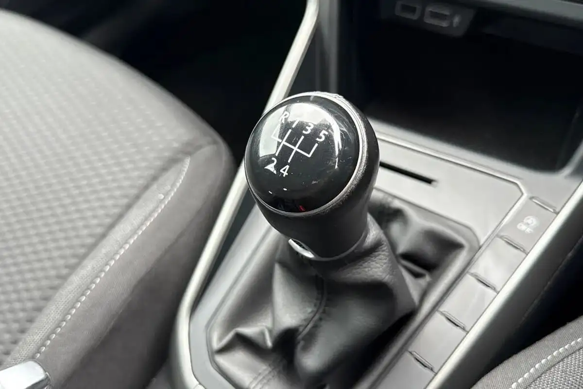 2019-volkswagen-polo-10-se-tech-edition-65ps-big-51