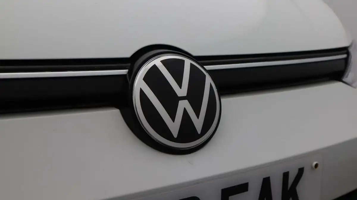 2021-volkswagen-golf-15-tsi-life-130ps-hatchback-big-21