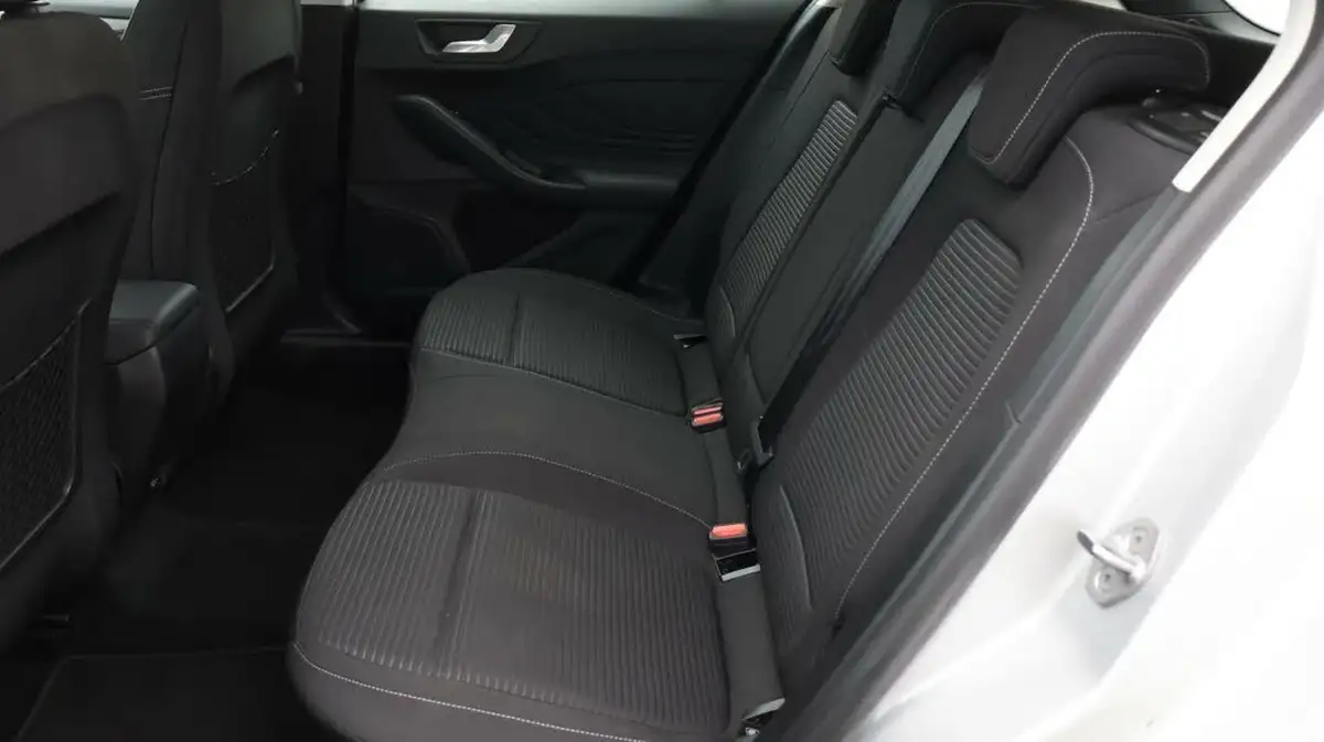 2021-ford-focus-10t-titanium-edition-125ps-hybrid-mhev-hatchback-big-16