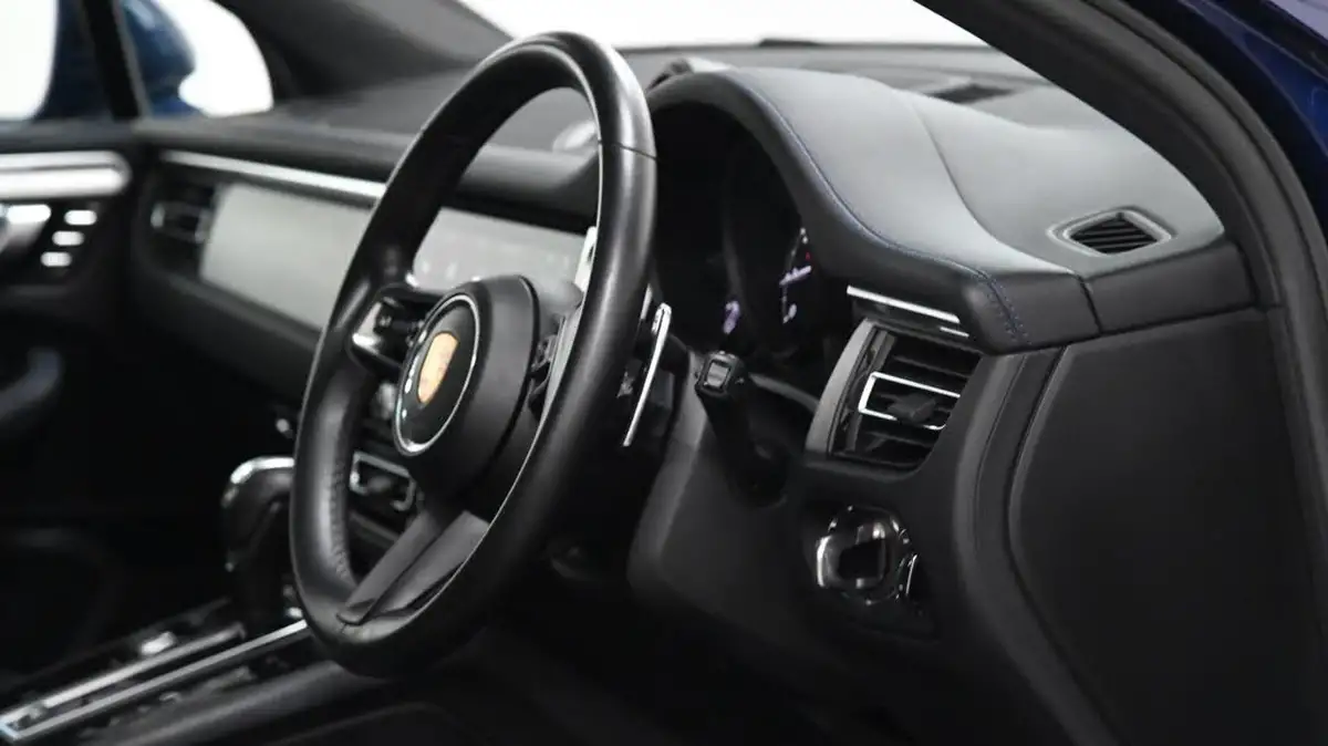 2021-porsche-macan-20-265ps-big-19