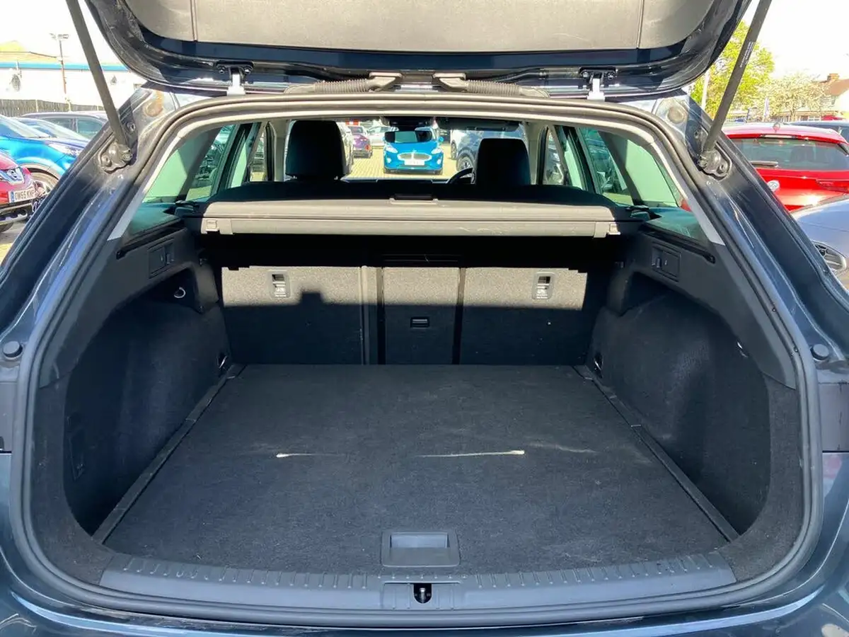 2022-seat-leon-15-etsi-fr-estate-big-20