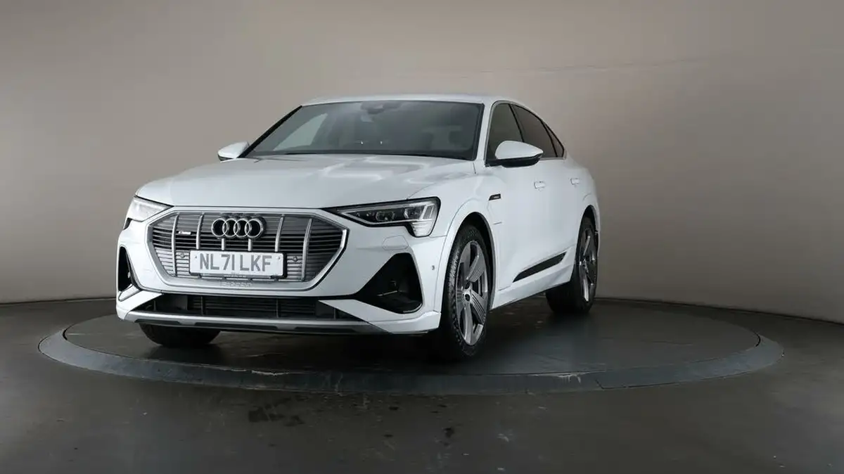 2021-audi-e-tron-55e-s-line-sportback-big-41