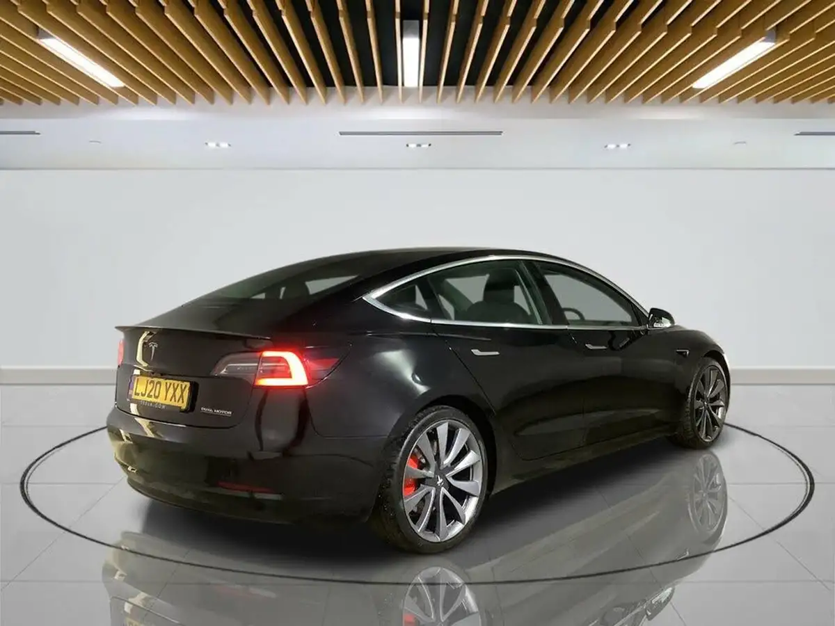 2020-tesla-model-3-e-performance-big-7