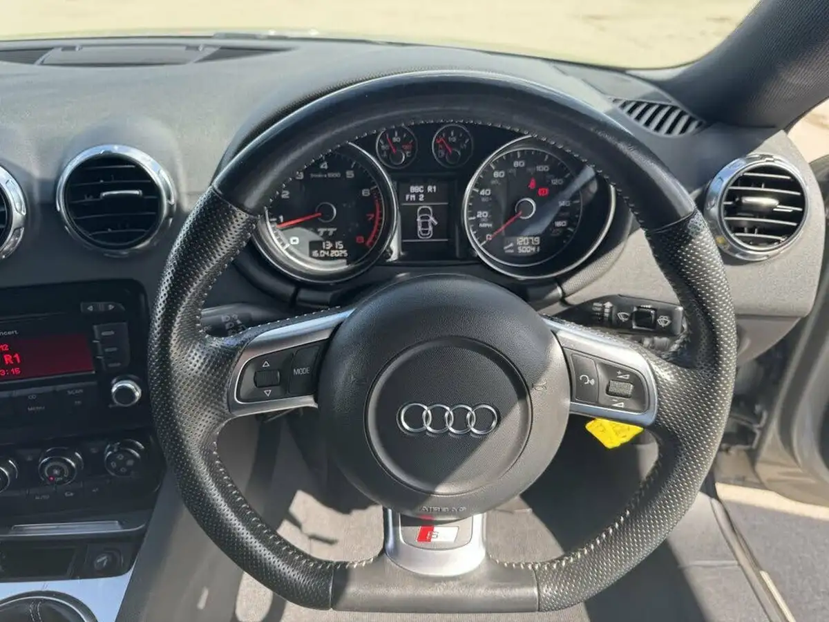 2009-audi-tt-coupe-20-s-line-fsi-big-32