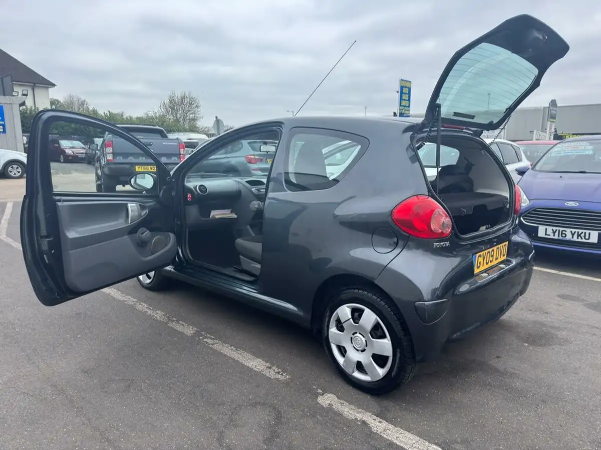 2009-toyota-aygo-10-aygo-3d-big-54