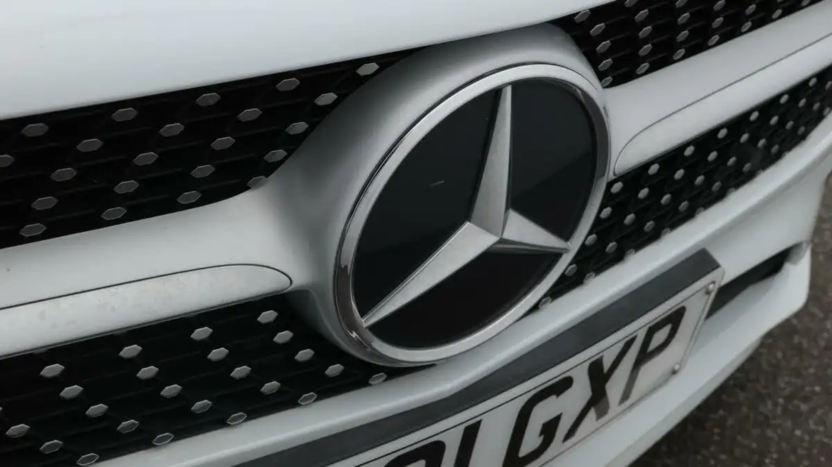 2021-mercedes-benz-a-class-13-a180-amg-line-hatchback-5d-7g-dct-big-22