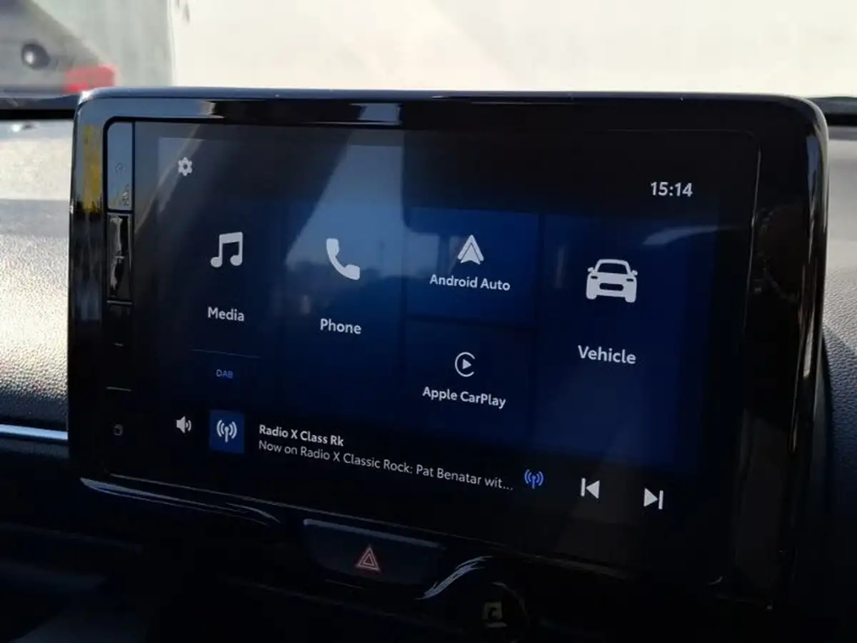 2024-mazda-mazda2-15-centre-line-big-9