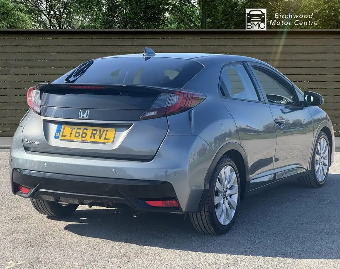 2017-honda-civic-18-i-vtec-se-plus-navi-hatchback-auto-big-6