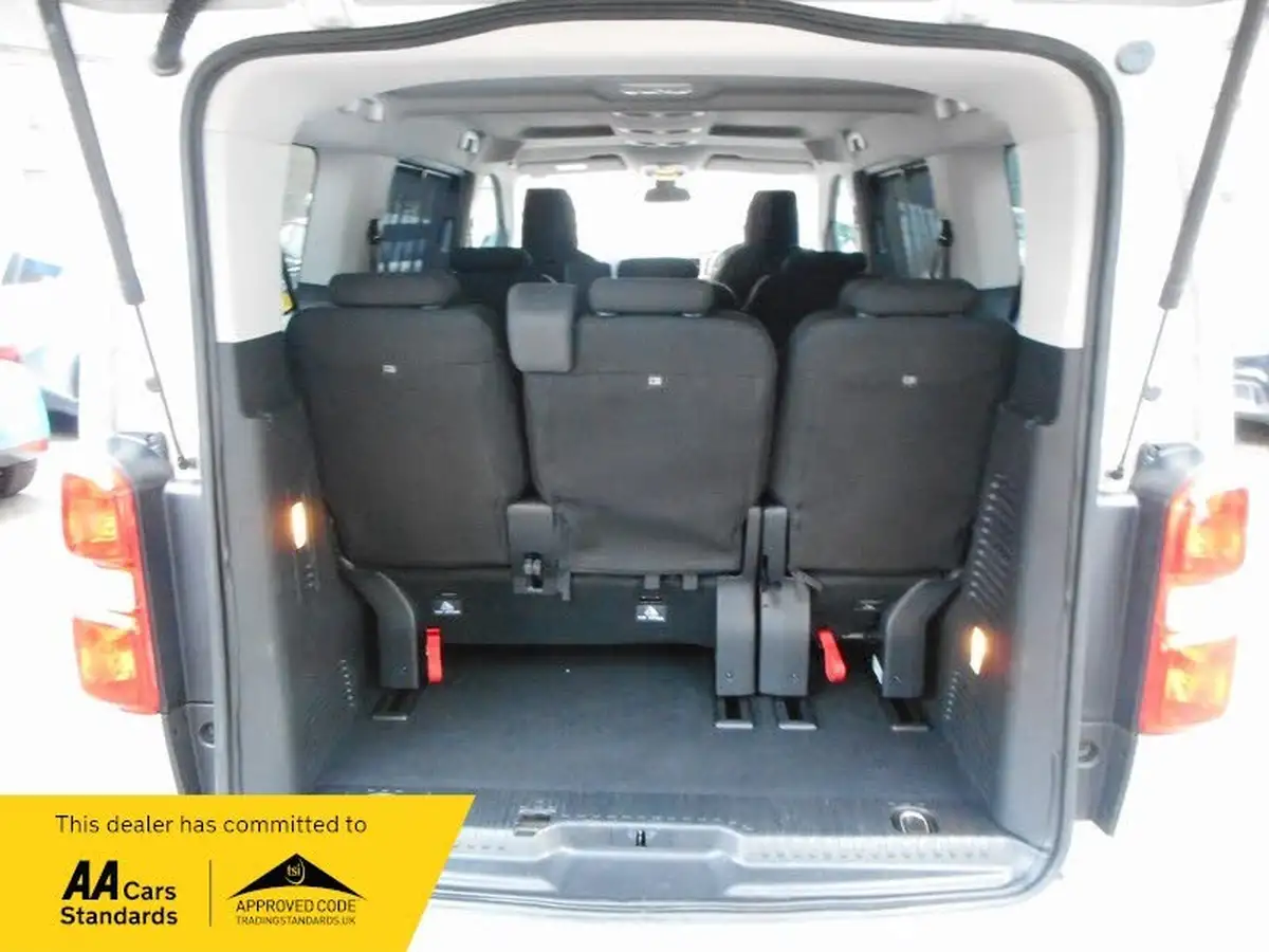 2019-toyota-proace-big-12