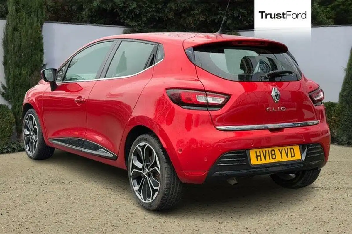 2018-renault-clio-09-tce-signature-nav-big-1