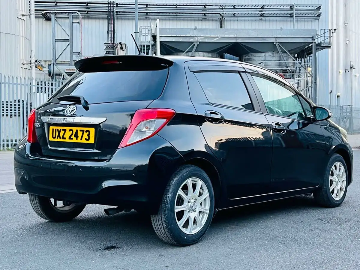 2011-toyota-yaris-133-tr-99bhp-5d-m-drive-s-big-6