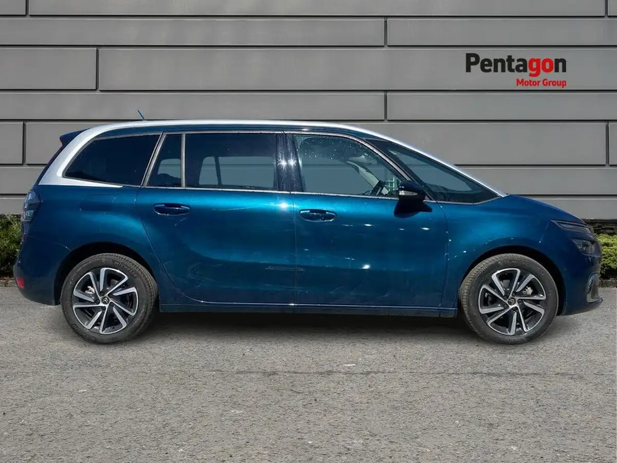 2022-citroen-grand-c4-spacetourer-15bluehdi-shine-eat8-big-10