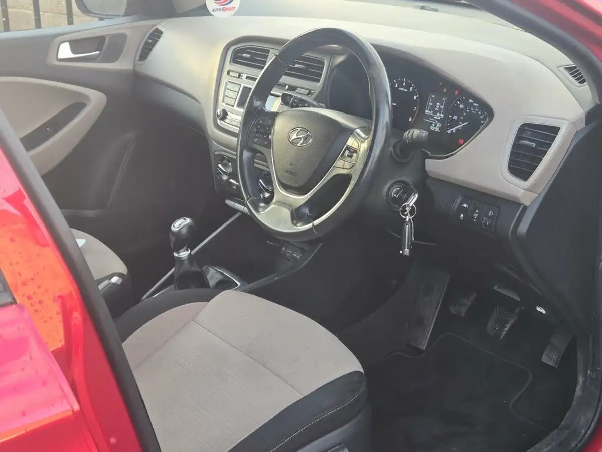 2016-hyundai-i20-12-blue-drive-se-hatchback-5d-big-9