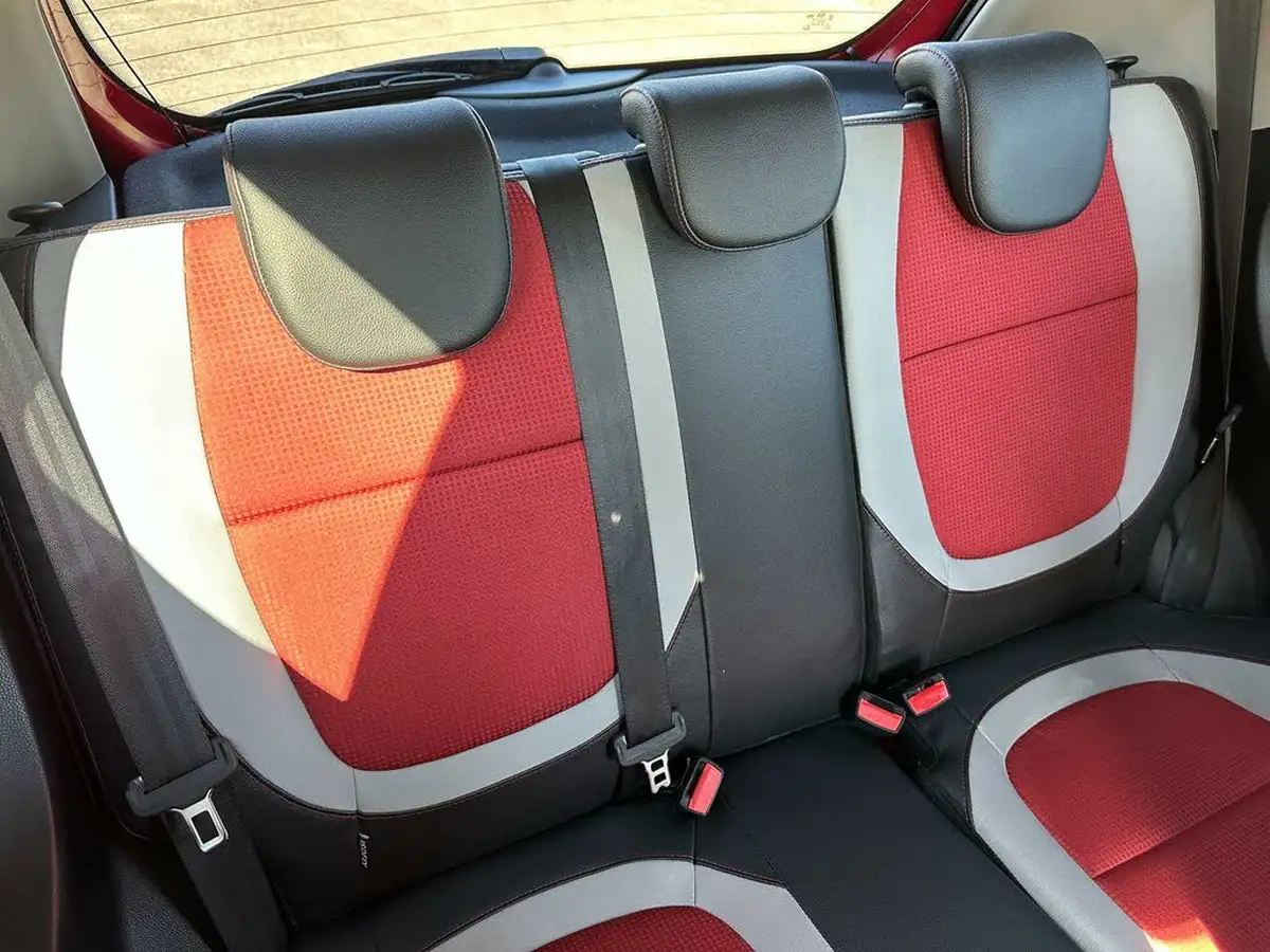 2015-kia-picanto-125-chilli-isg-big-19