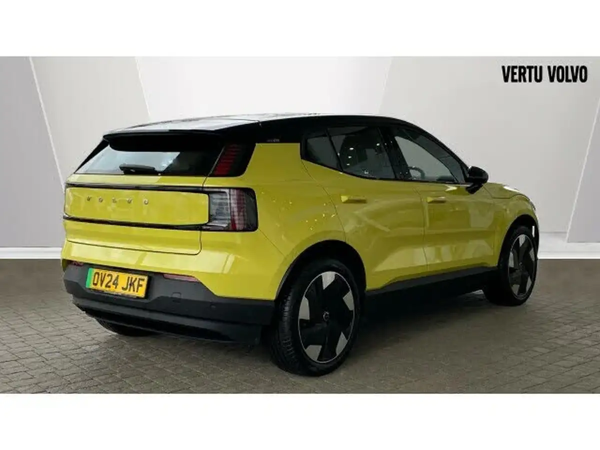 2024-volvo-ex30-e-twin-plus-big-6