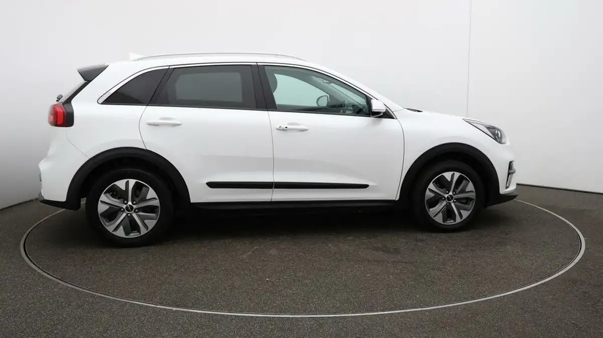 2022-kia-niro-ev-e-2-big-41