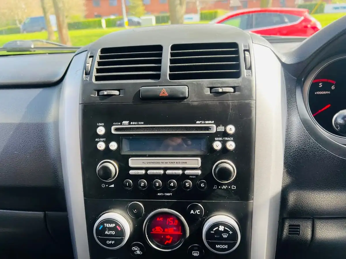 2010-suzuki-grand-vitara-19td-sz5-big-13