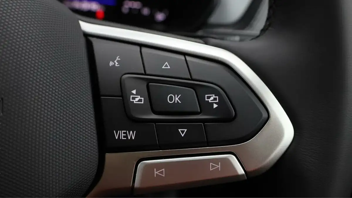 2024-volkswagen-t-cross-10-tsi-life-115ps-dsg-big-22