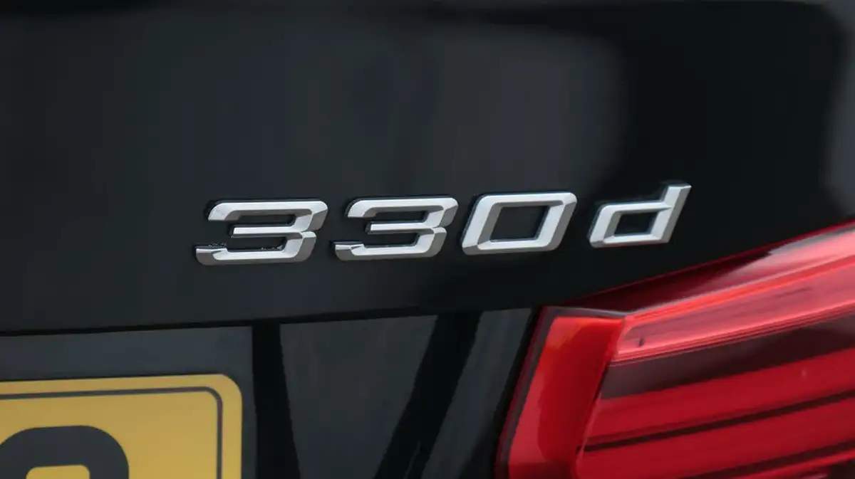 2017-bmw-3-series-30td-330d-xdrive-m-sport-saloon-4d-big-22