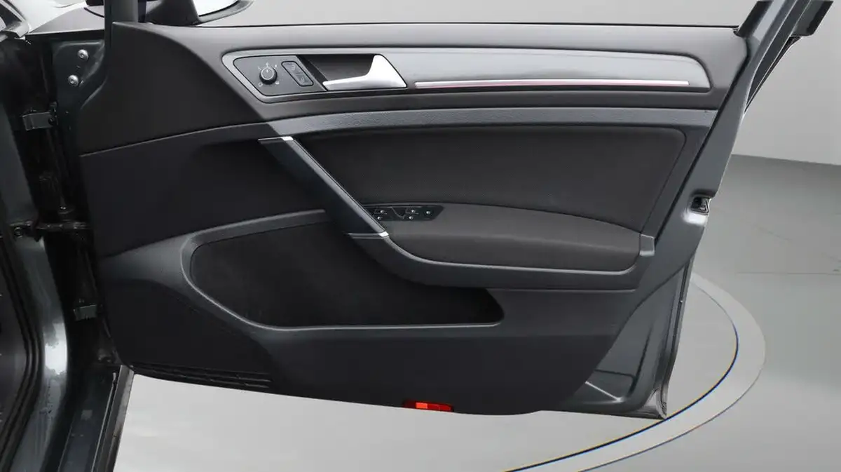 2019-volkswagen-golf-20-tsi-gti-performance-5d-dsg-big-14