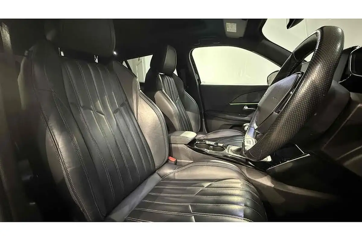 2021-peugeot-2008-suv-15-bluehdi-gt-big-17