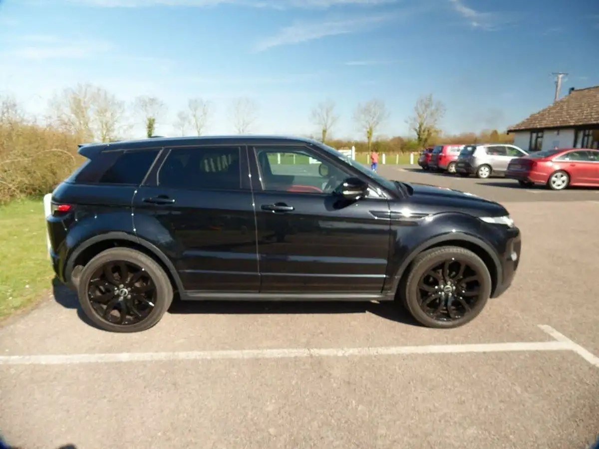 2011-land-rover-range-rover-evoque-20-dynamic-hatchback-5d-big-22