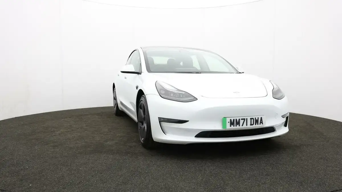 2022-tesla-model-3-e-long-range-big-44