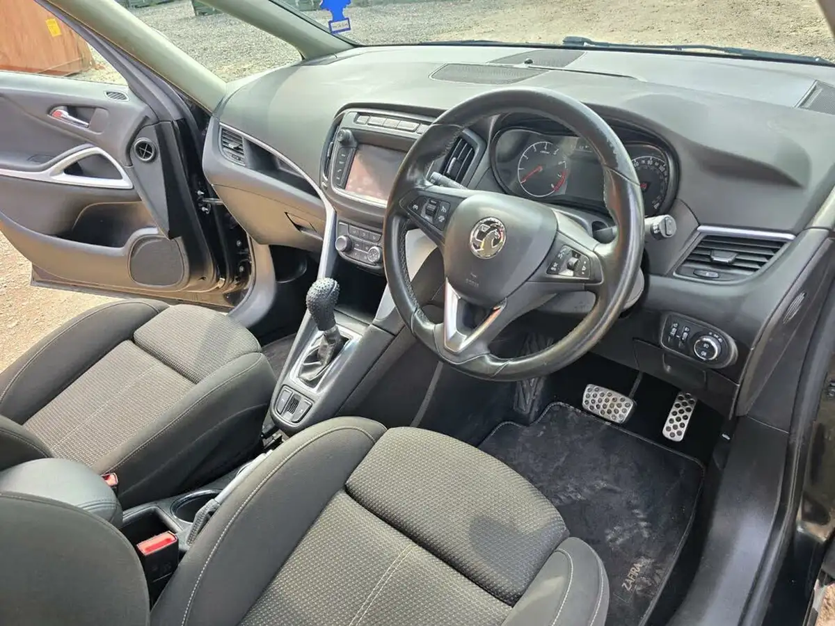 2017-vauxhall-zafira-tourer-14i-16v-turbo-sri-nav-leather-pk-auto-big-47