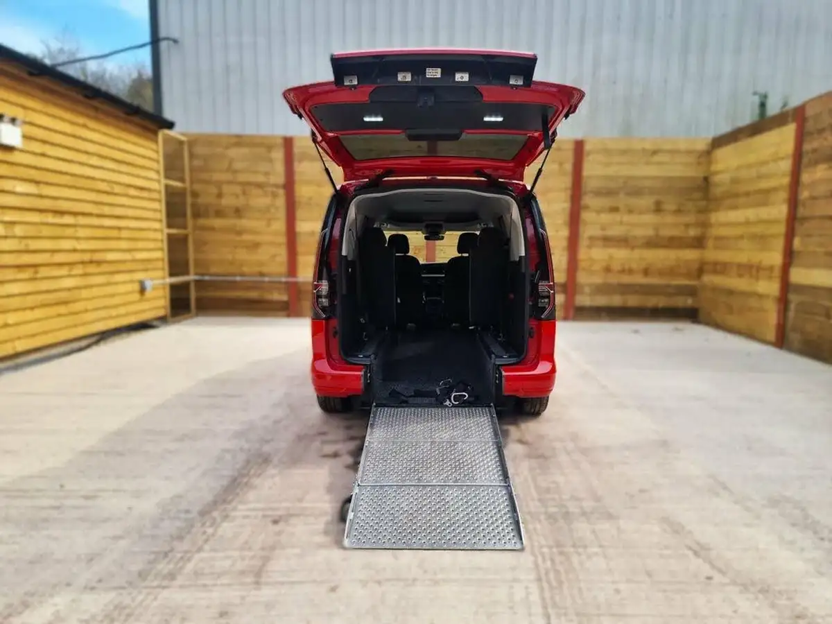 2022-volkswagen-caddy-15-tsi-maxi-life-big-2