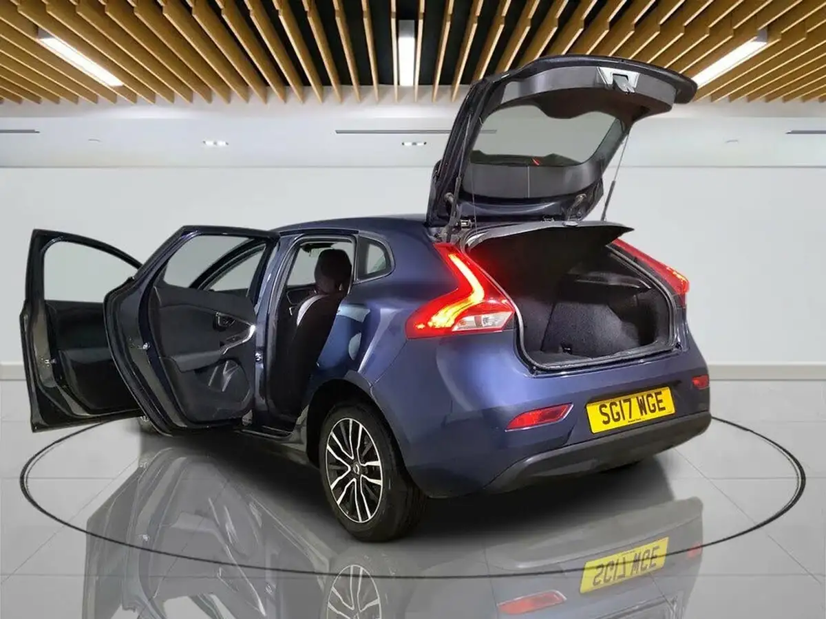 2017-volvo-v40-20-t2-momentum-nav-plus-big-9