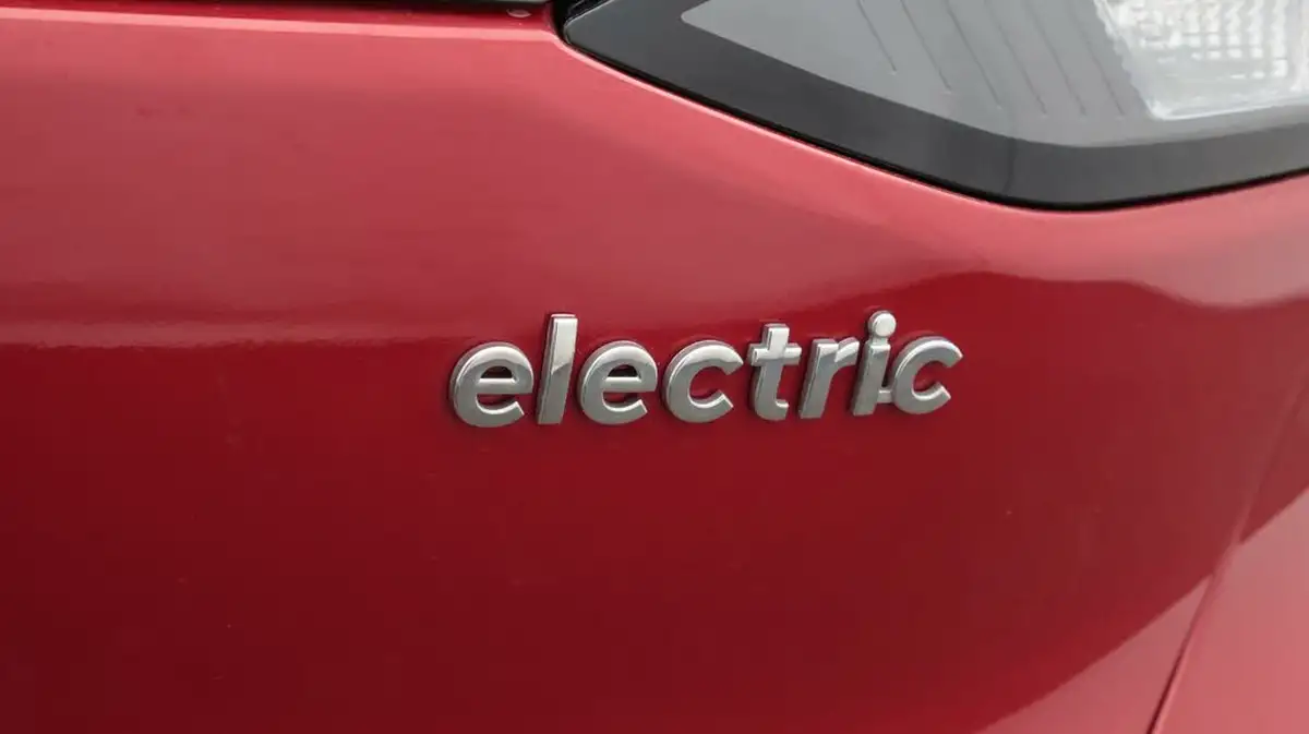 2020-hyundai-ioniq-e-premium-se-electric-100kw-big-23
