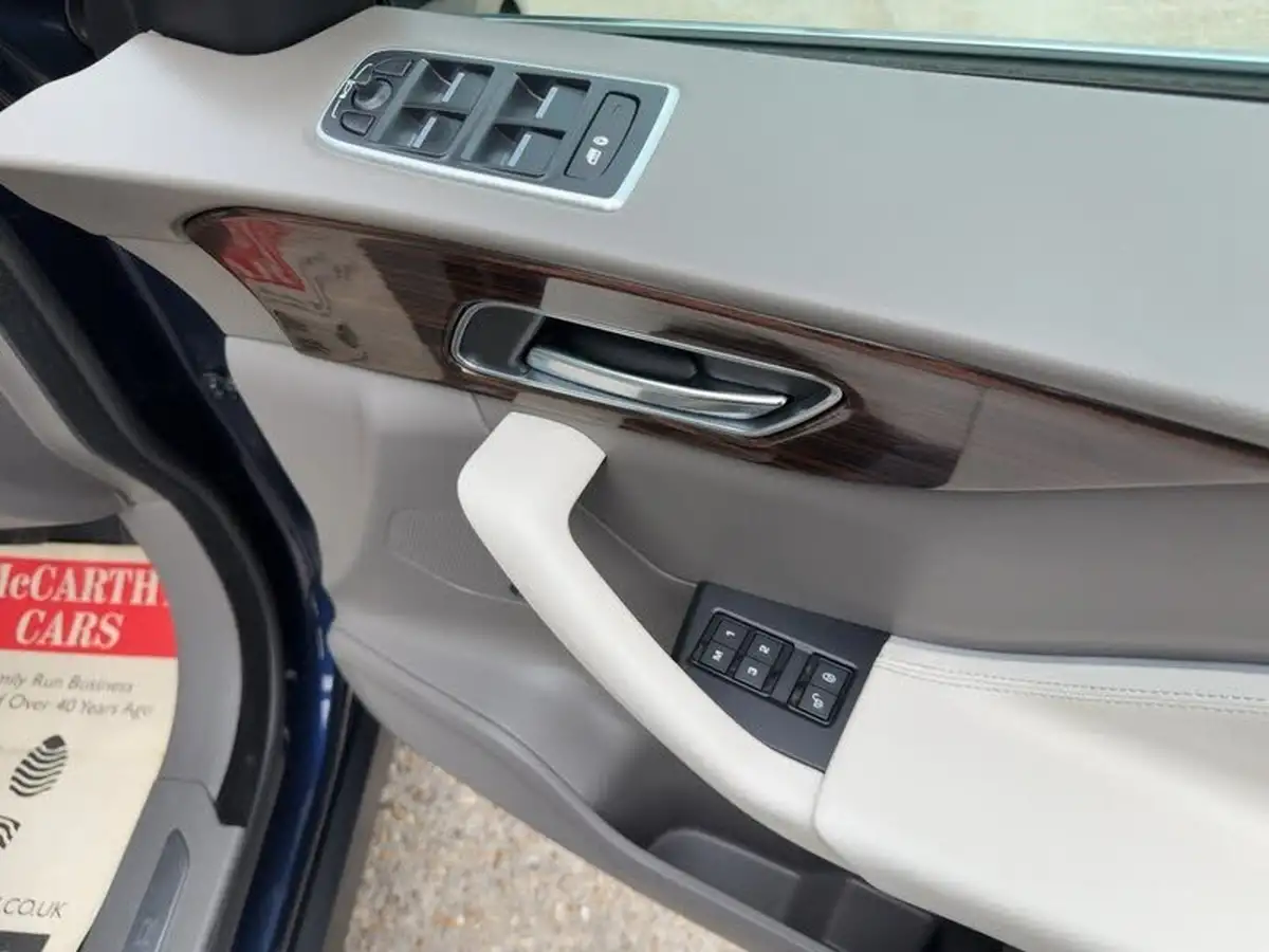 2018-jaguar-f-pace-20i-portfolio-300ps-awd-1999cc-big-24