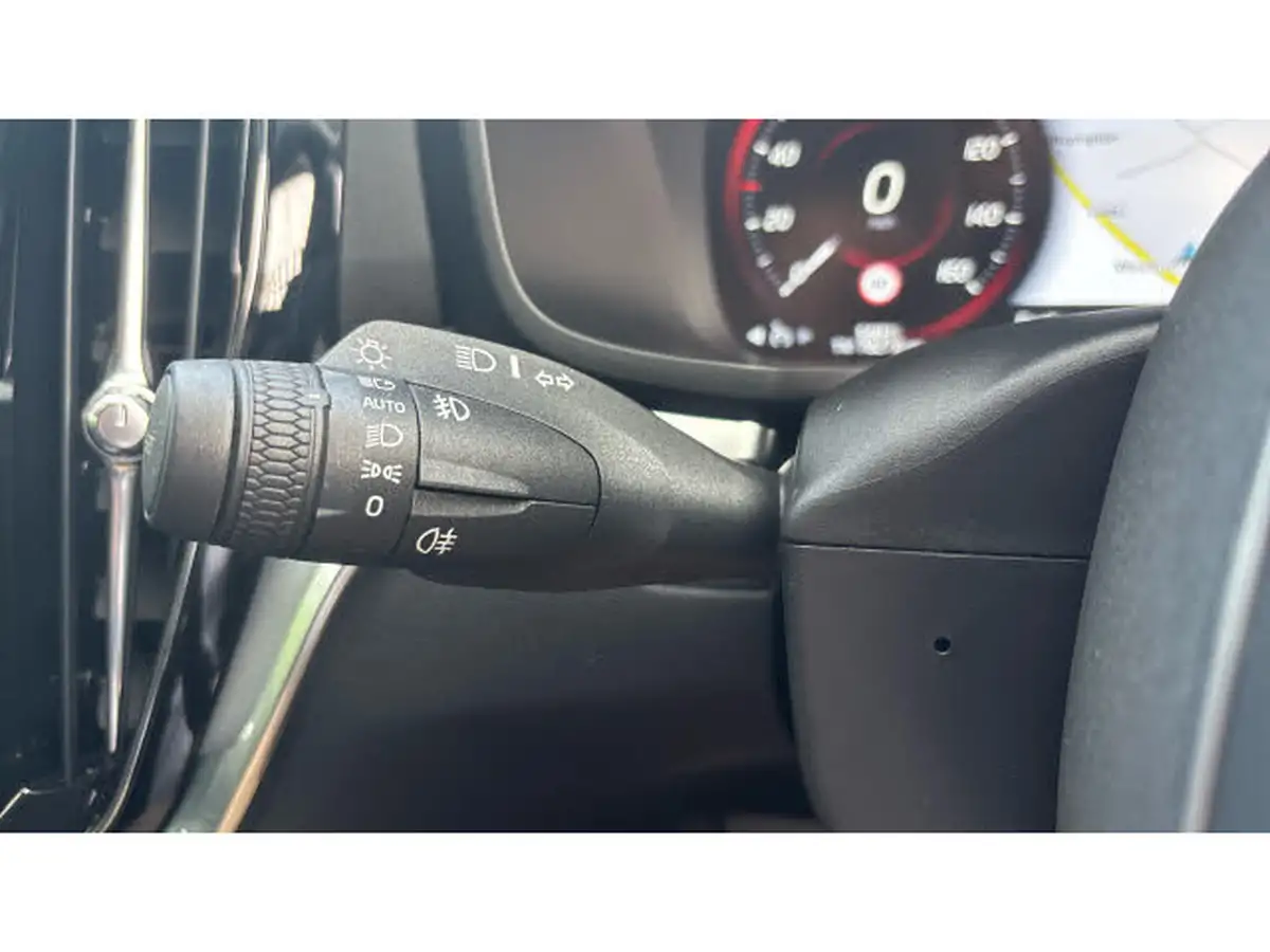 2020-volvo-v60-20-t4-momentum-plus-big-22