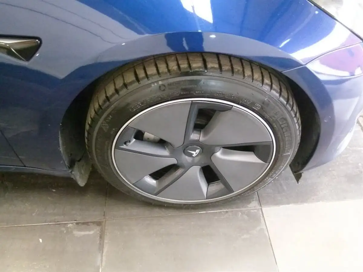 2021-tesla-model-3-e-long-range-4x4-big-12