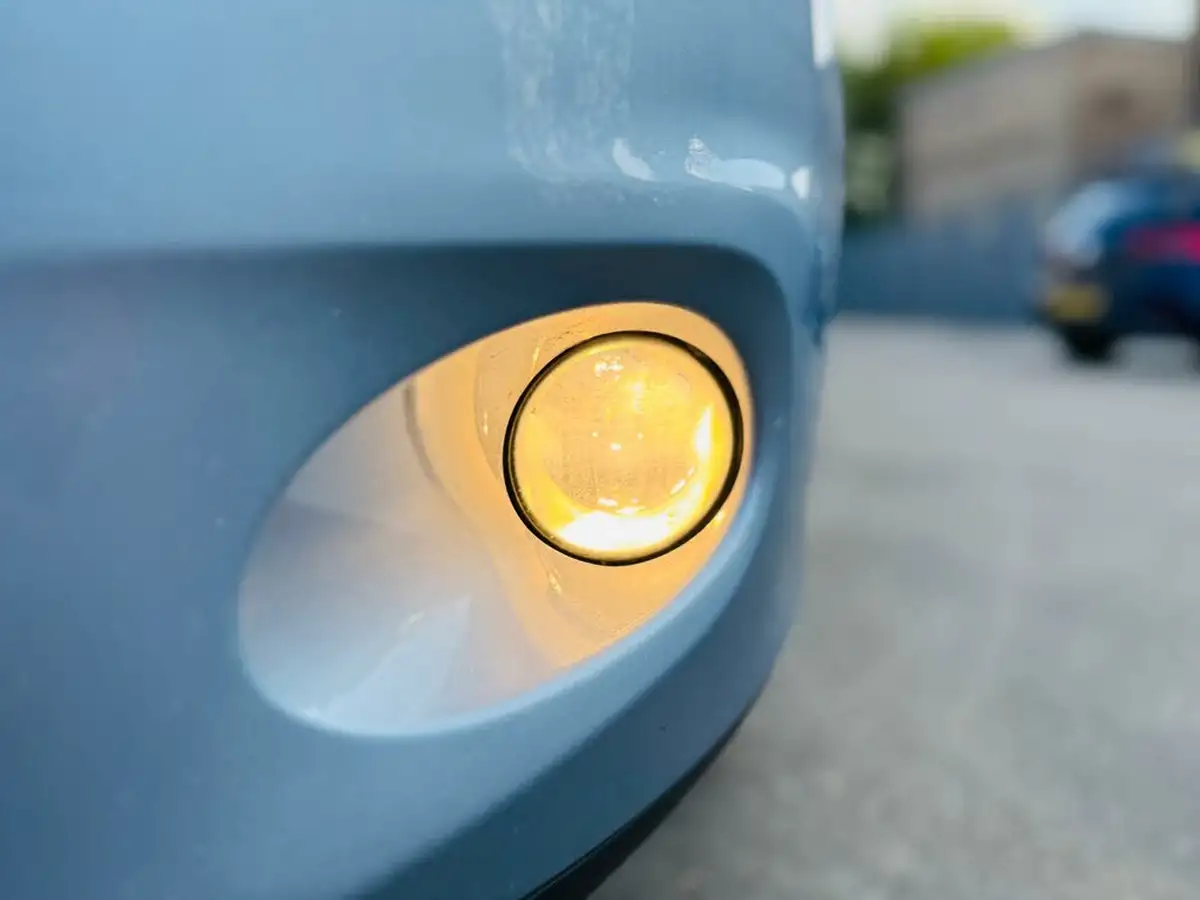 2012-toyota-auris-16-tr-big-54