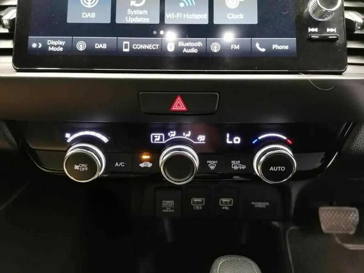 2021-honda-jazz-15-i-mmd-sr-107ps-big-17